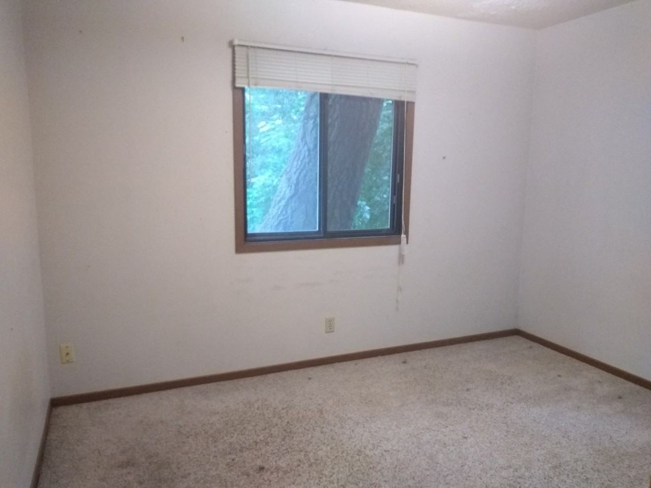 311 S Franklin Ave - Photo 7 of 11