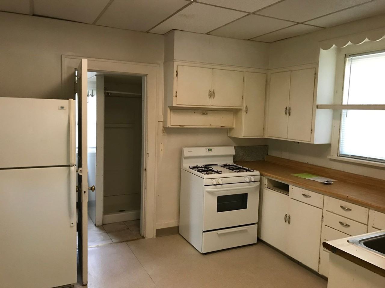 2862 Lincoln Way - Photo 5 of 16