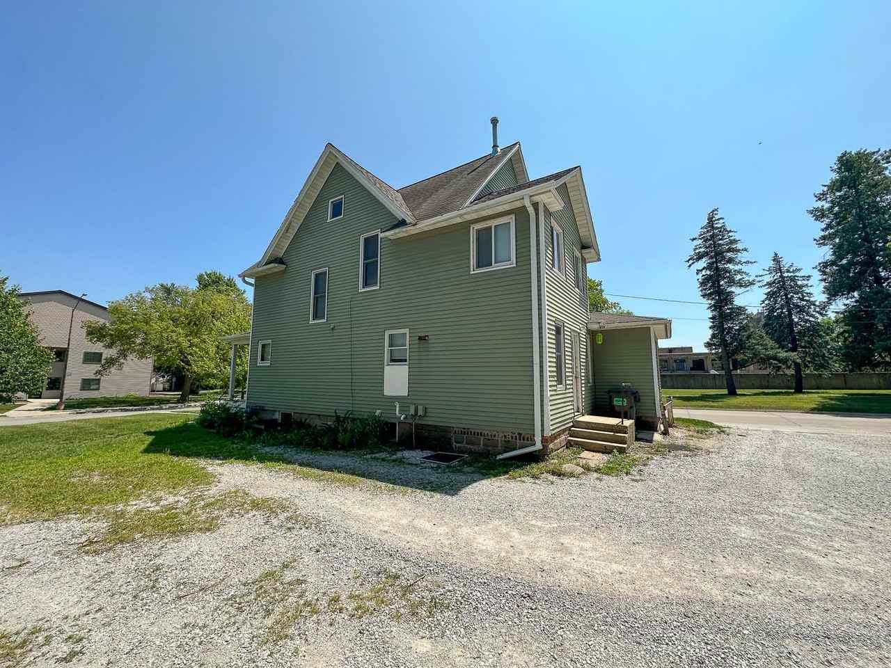535 Welch Ave - Photo 3 of 32