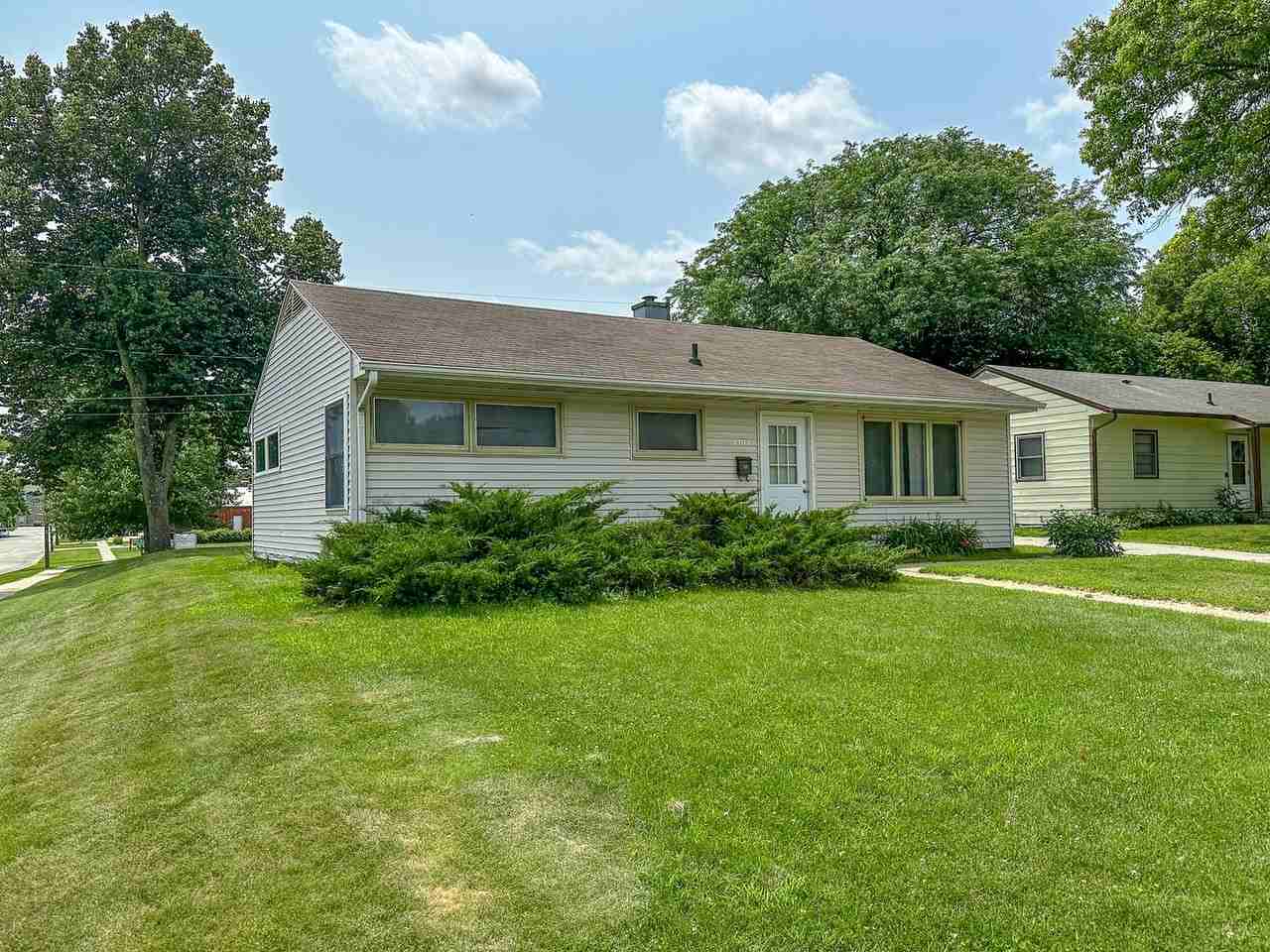 3404 West St - Photo 2 of 5