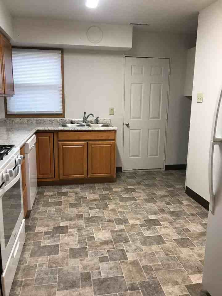 3414 West St - Photo 3 of 10