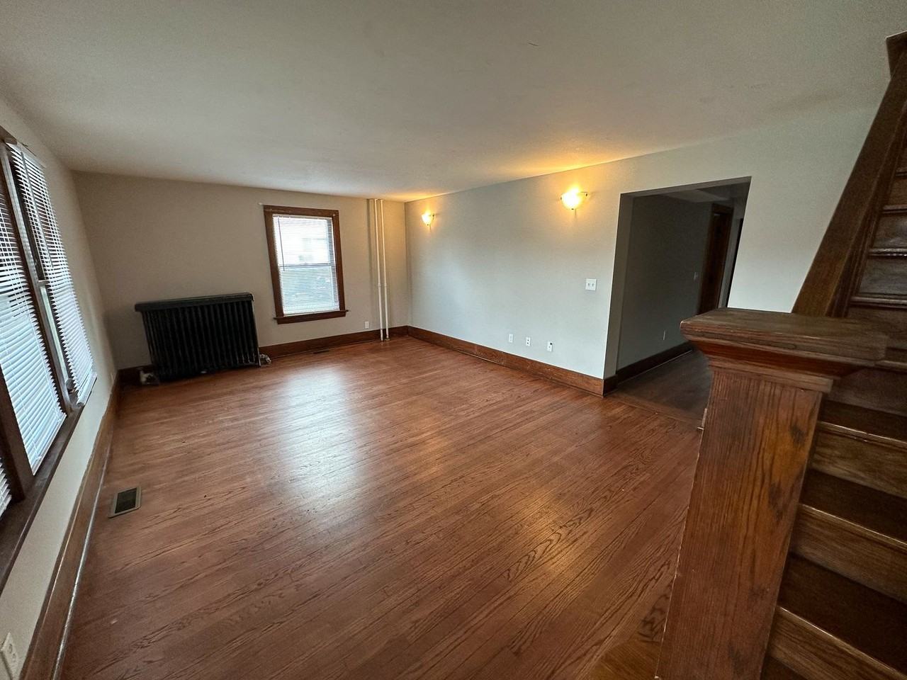 225 Sheldon Ave - Photo 3 of 32