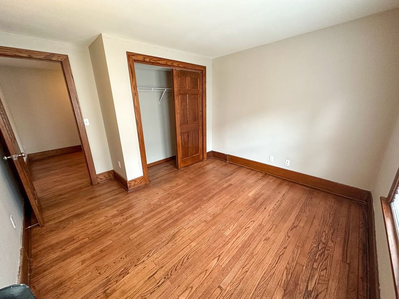 225 Sheldon Ave - Photo 5 of 32