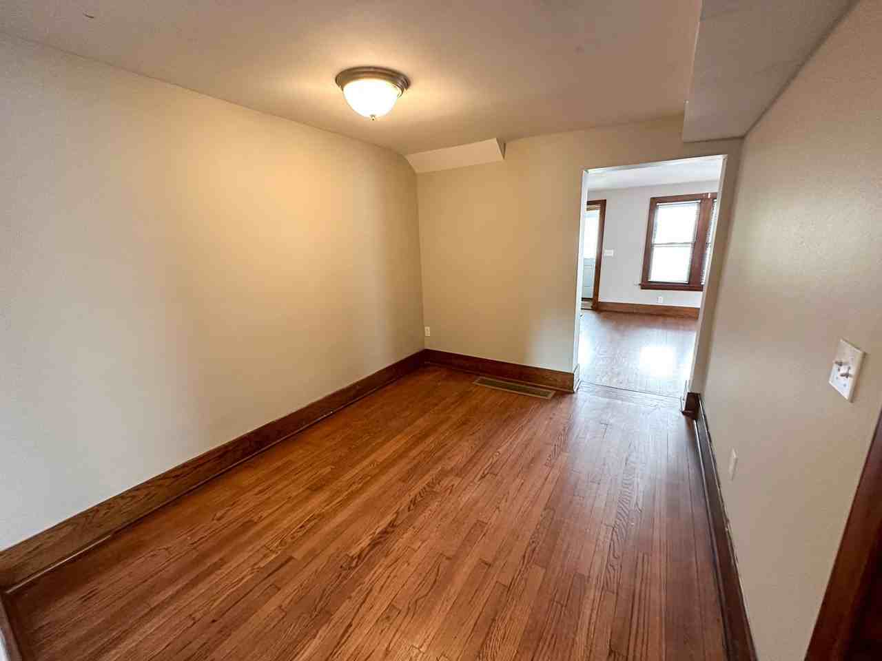 225 Sheldon Ave - Photo 6 of 32