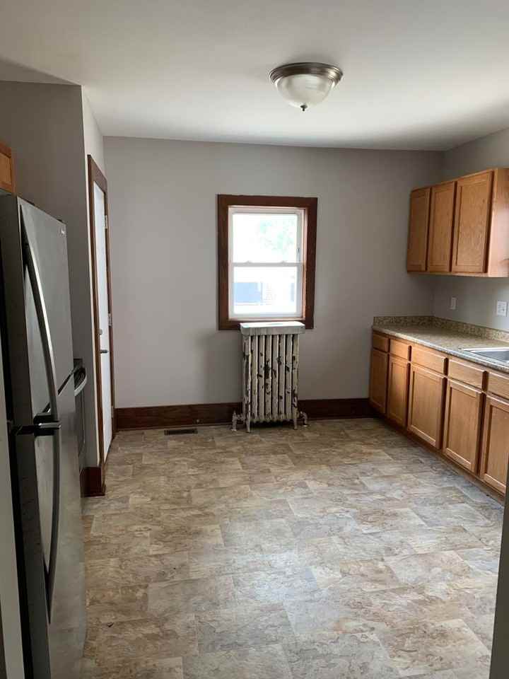 227 Sheldon Ave - Photo 5 of 25