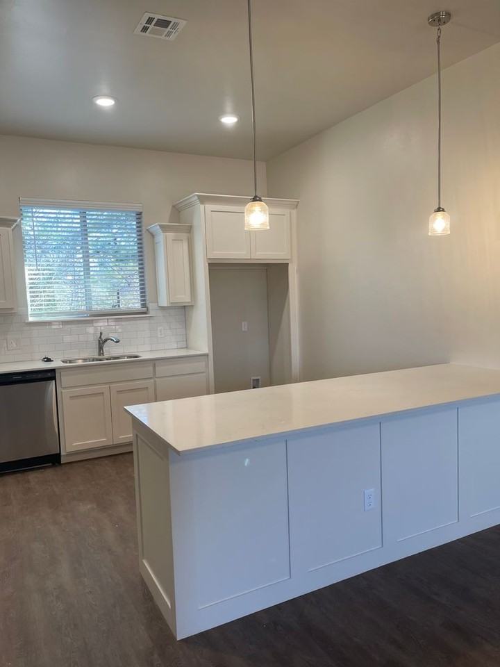 4502 Enclave Cir - Photo 7 of 29