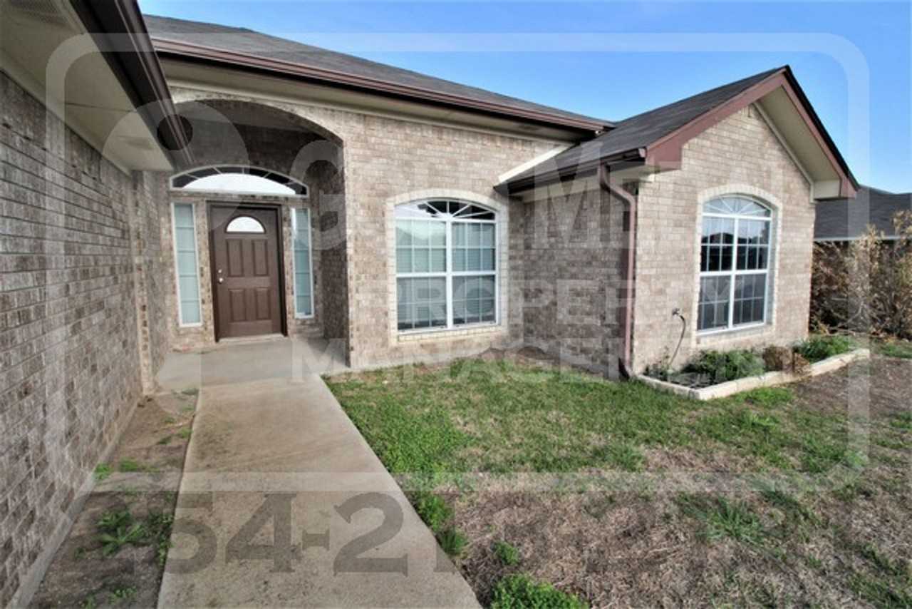 2801 Hydrangea Ave - Photo 2 of 42