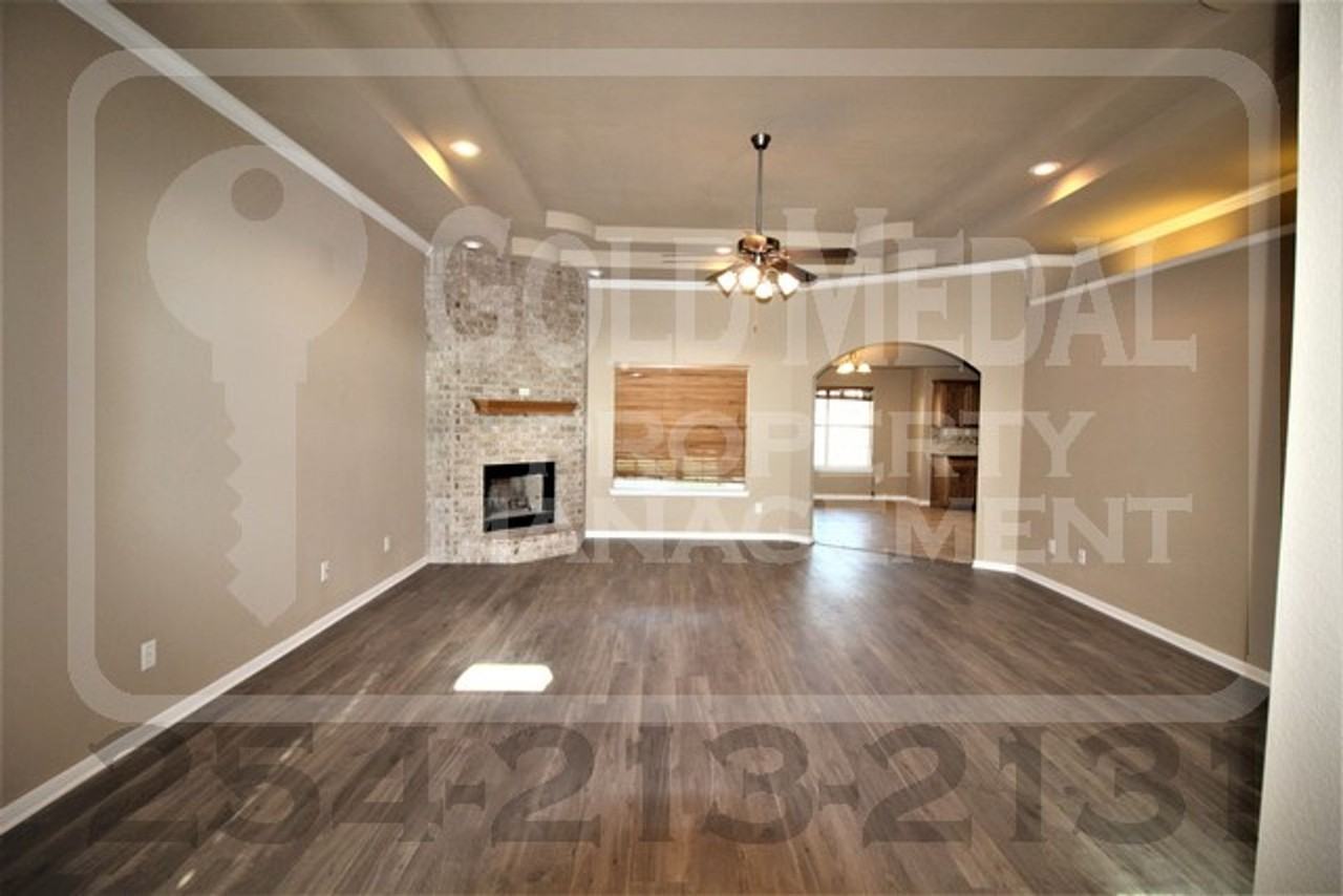 2801 Hydrangea Ave - Photo 3 of 42