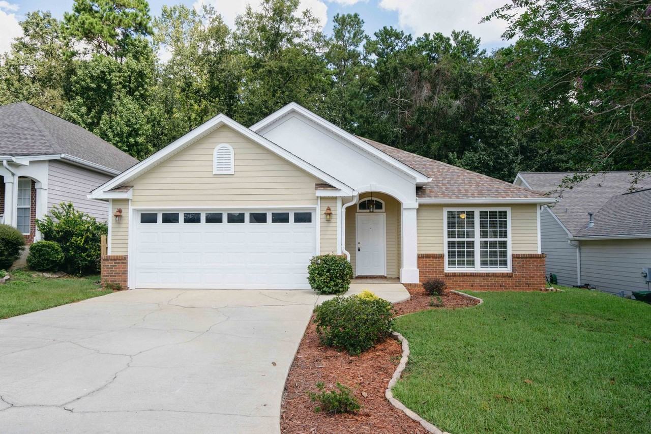 2578 Heathrow Dr - Photo 2 of 45