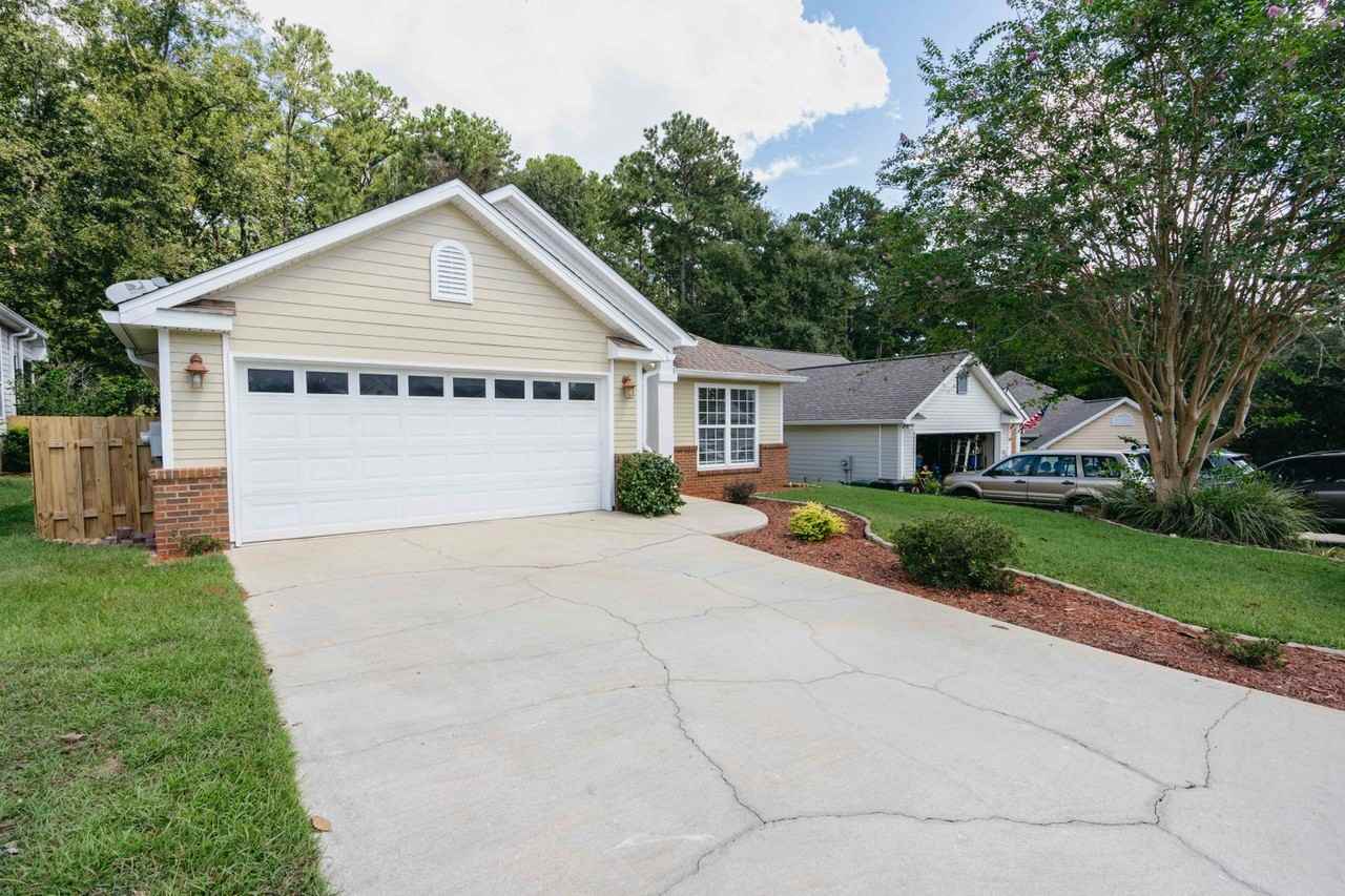 2578 Heathrow Dr - Photo 3 of 45