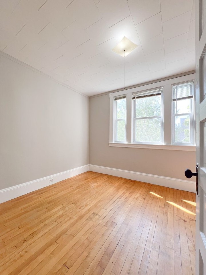 213 Laurel - Photo 2 of 11