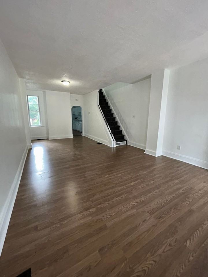 367 Hewitt St - Photo 3 of 20