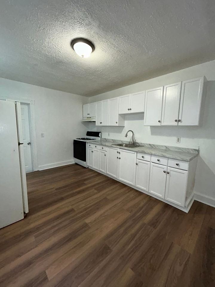 367 Hewitt St - Photo 5 of 20