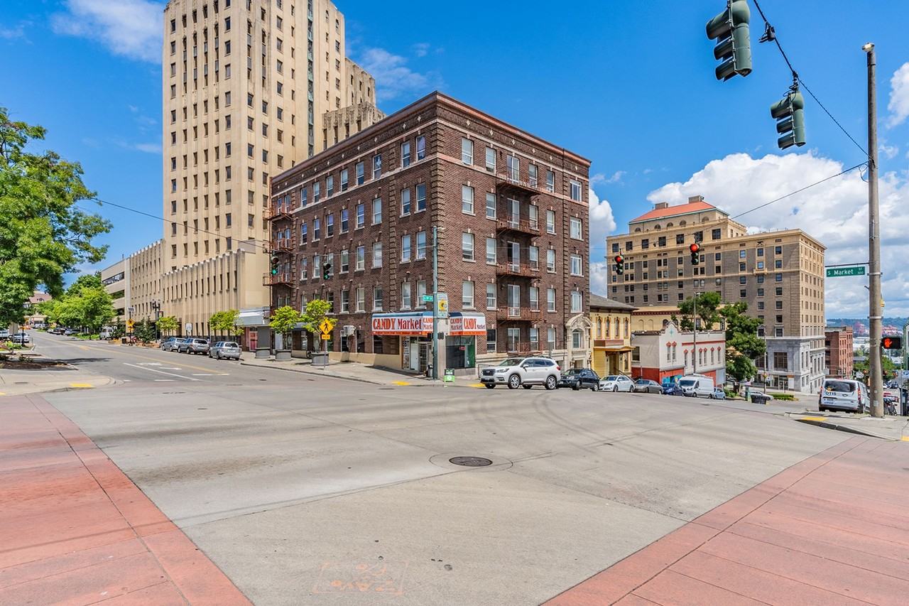 Rialto Apartments – Historic Charm Meet Attainable Urban Living - Photo 7 of 24