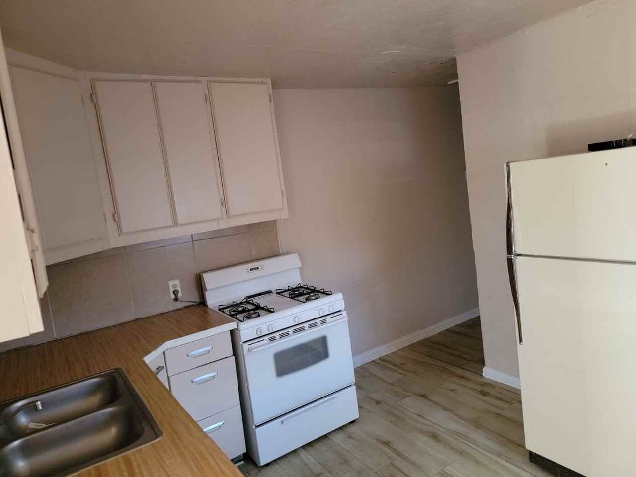 1205 Nw Taft Ave - Photo 4 of 11