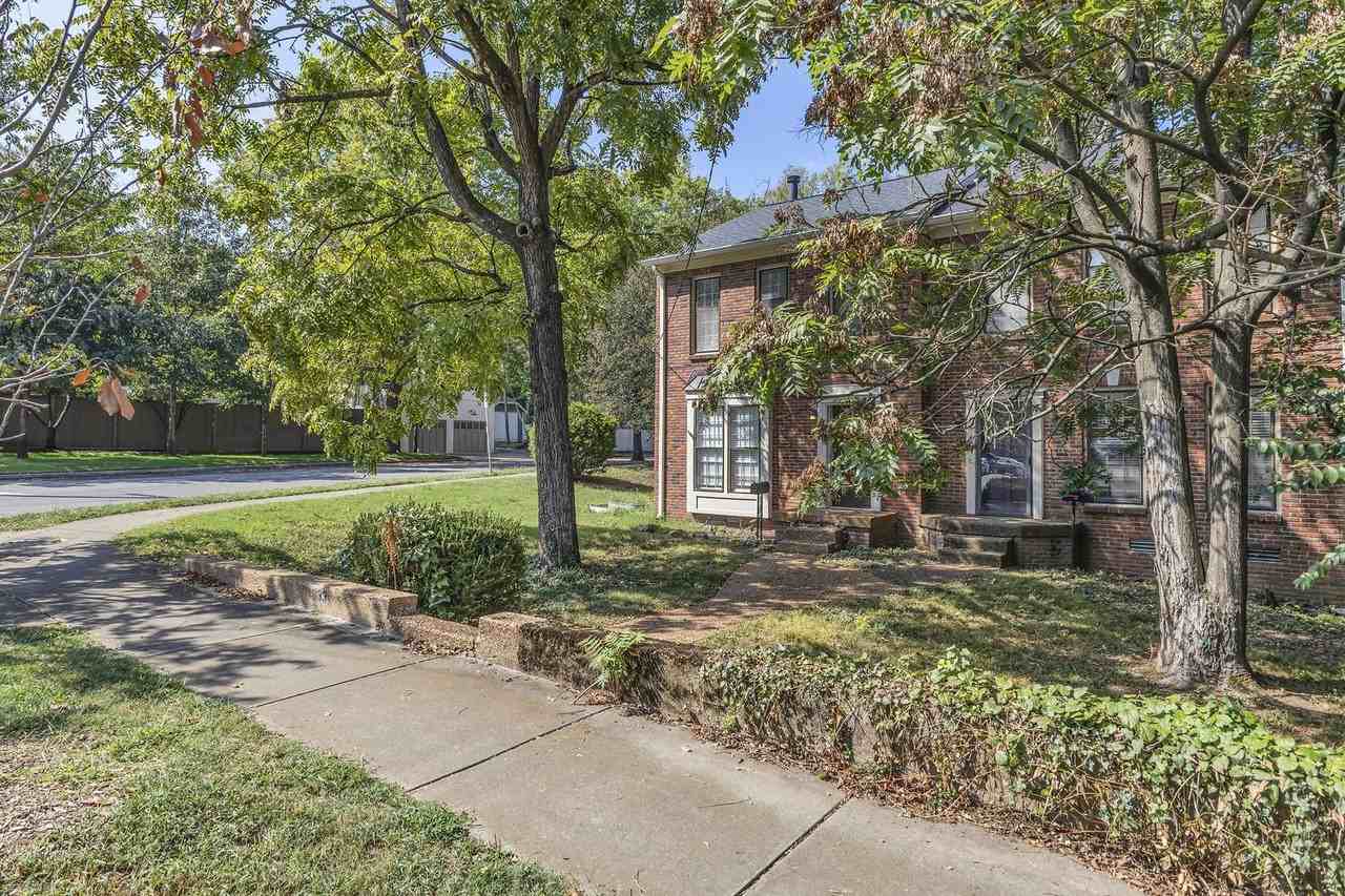 1933 18th Ave S - Photo 3 of 30