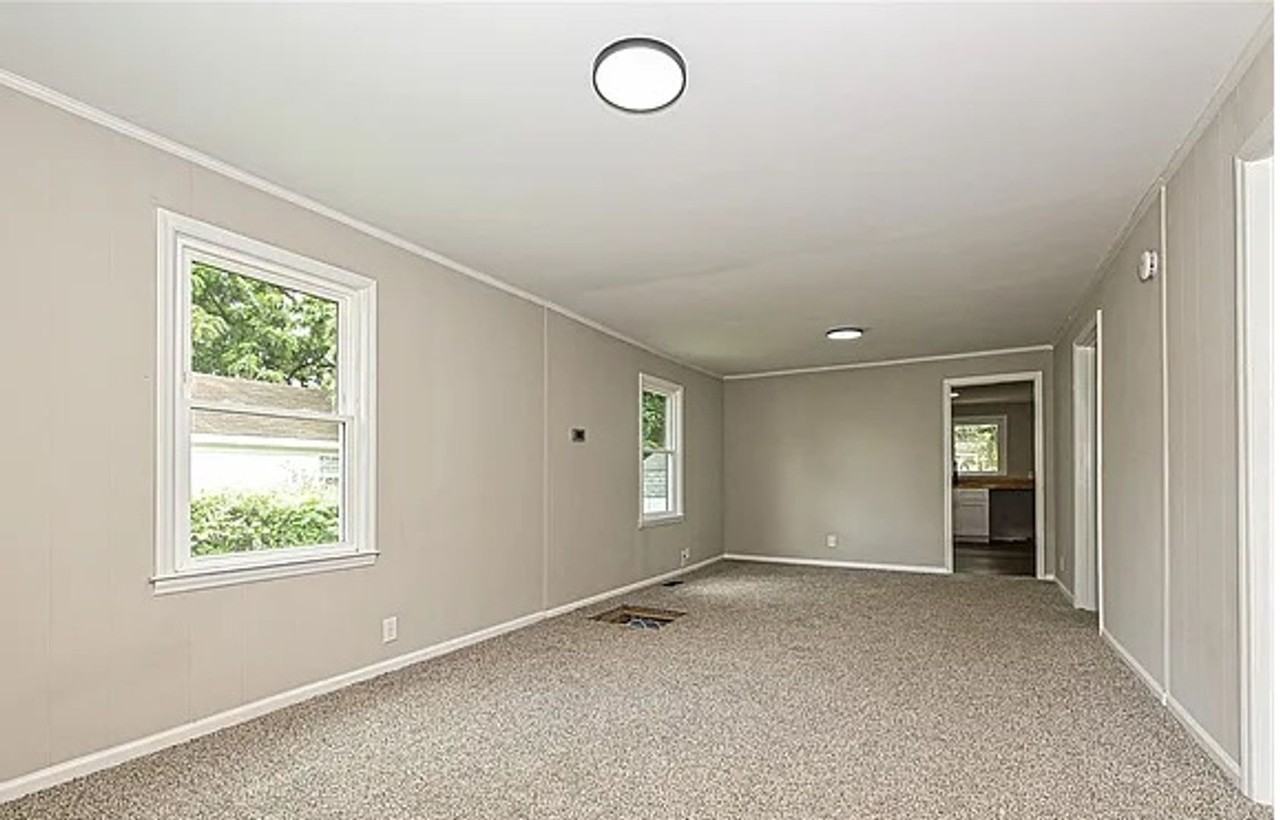 225 Charlesvoix Ave - Photo 7 of 16