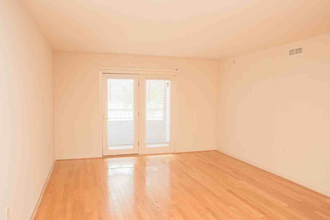 Venable Court Apartments - Photo 2 of 16