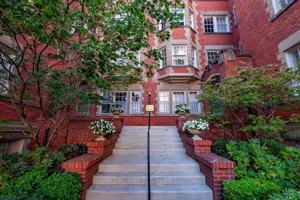 featured image of 117 Nw Trinity Pl