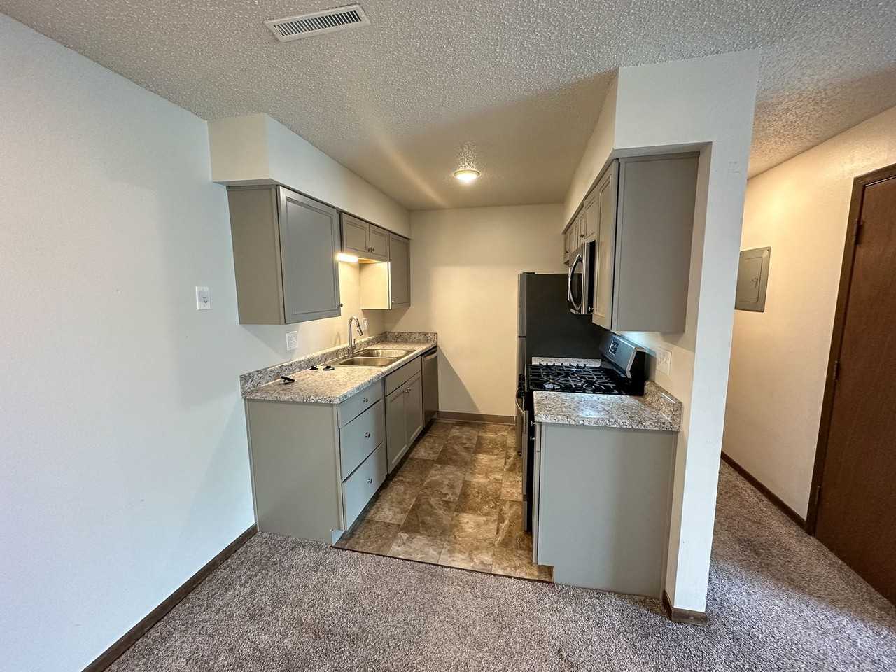 4518 Hutchison - Photo 4 of 43