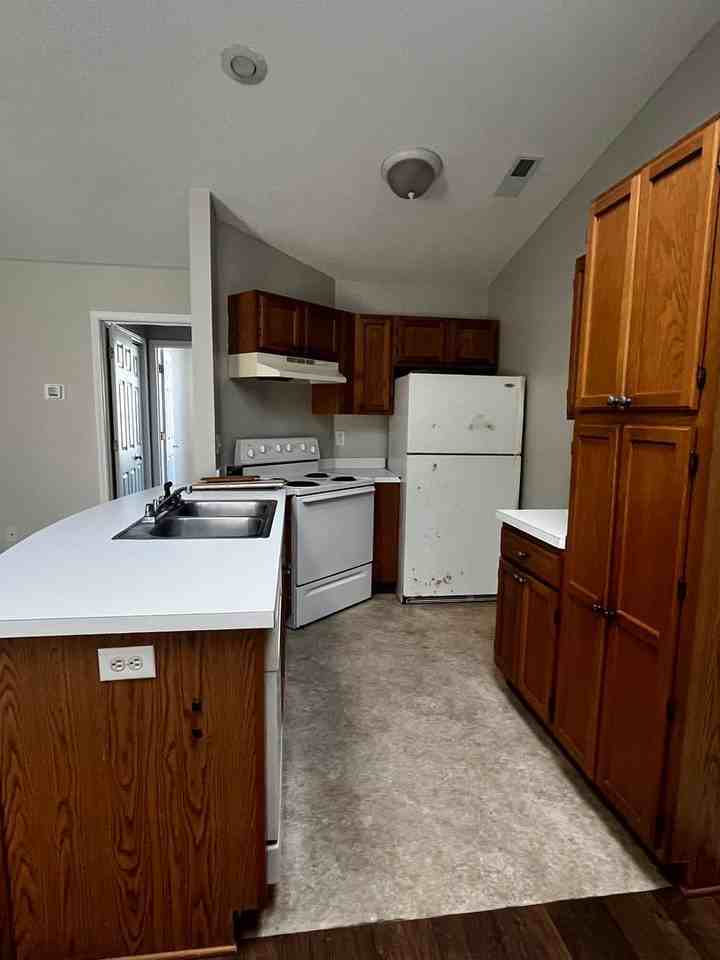 3804 Blue Grass Ct - Photo 2 of 14