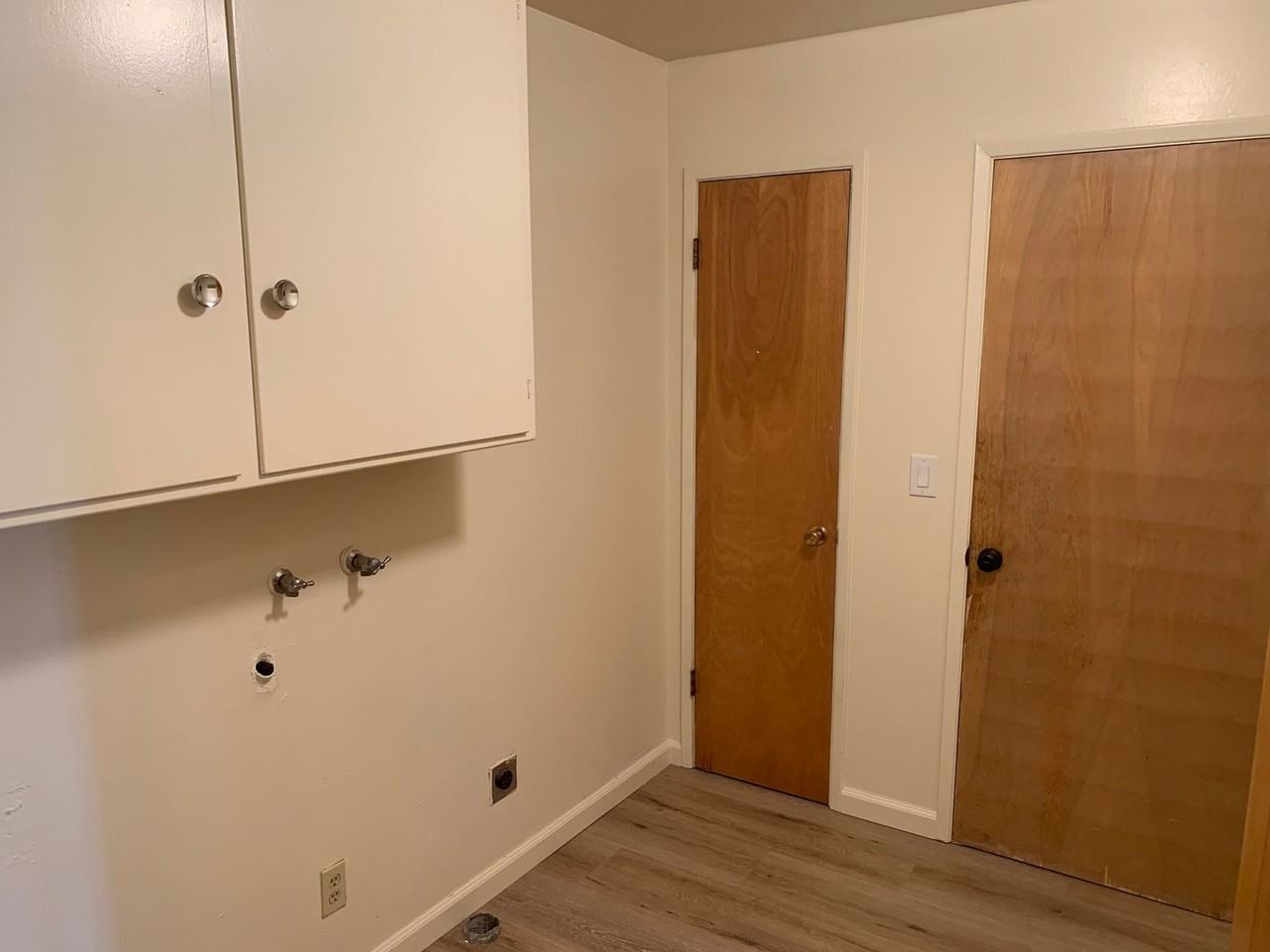 1925 Moffett Rd - Photo 3 of 10