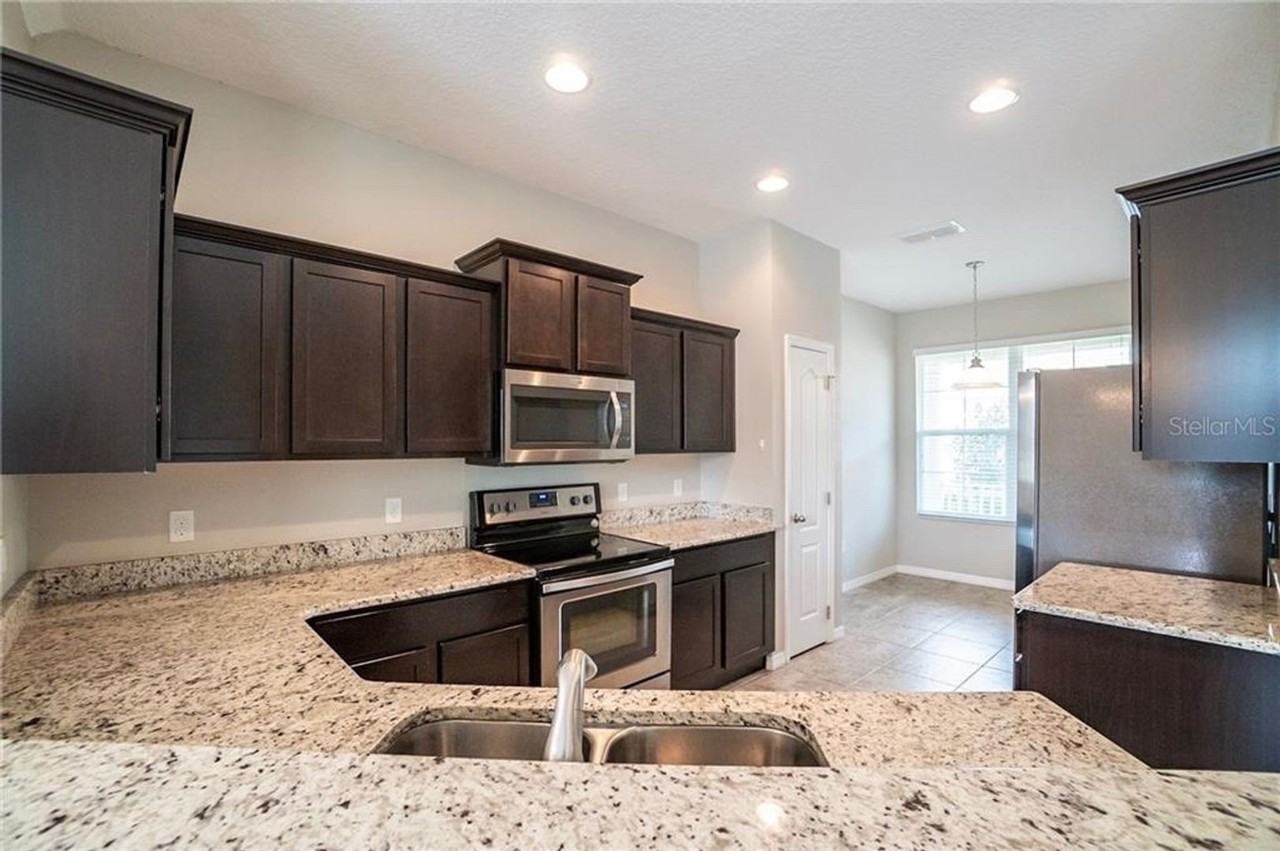 3595 Sanctuary Dr - Photo 5 of 23