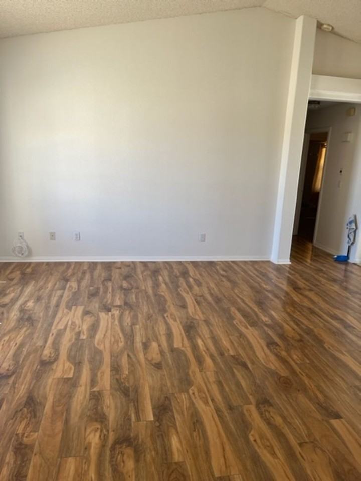 20500 Cooper Dr - Photo 3 of 13