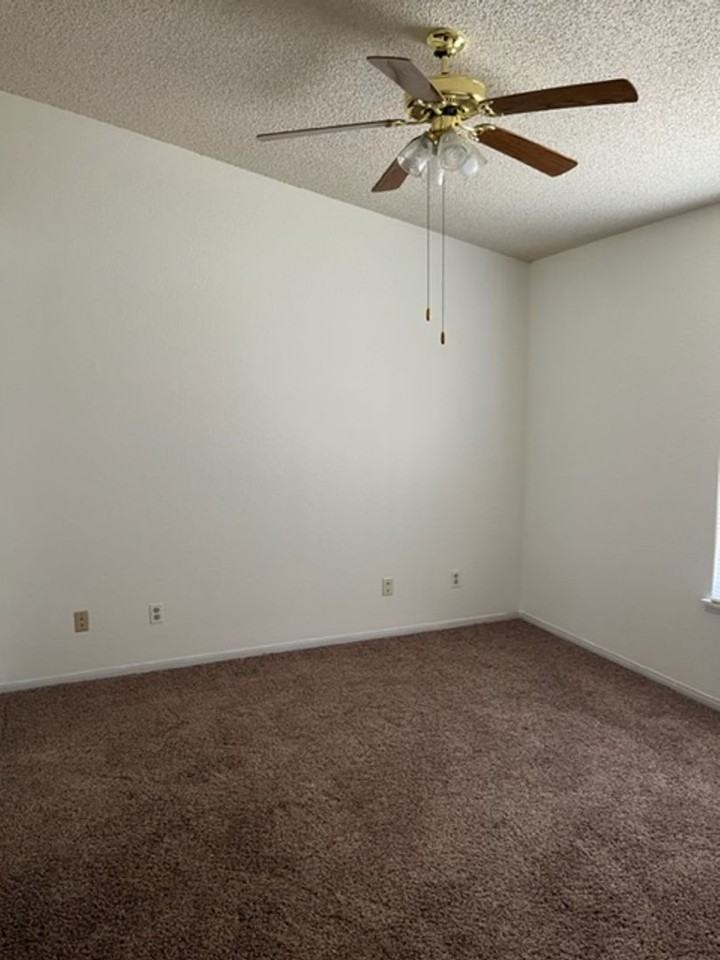 20500 Cooper Dr - Photo 7 of 13