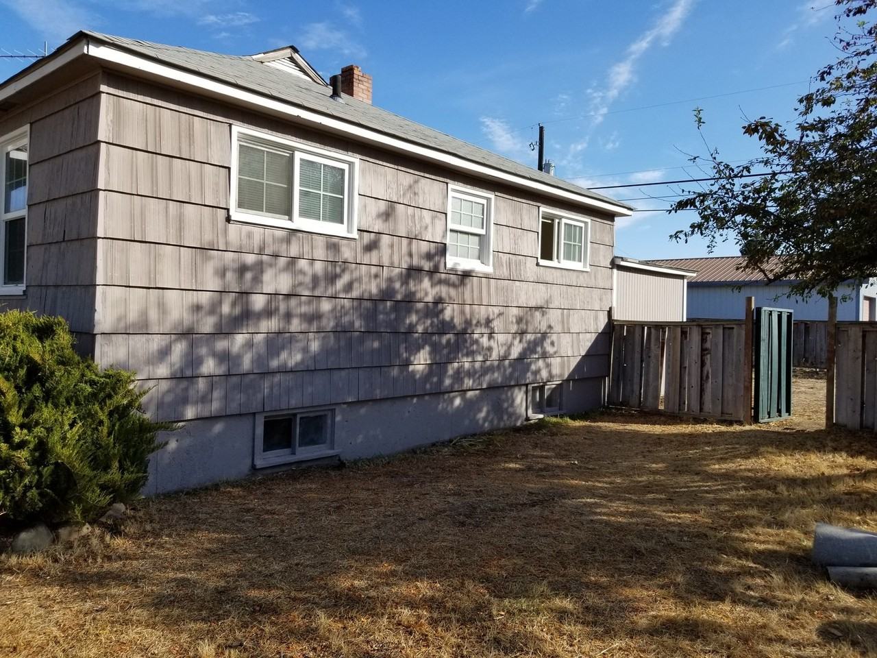 106 E St Ne - Photo 2 of 19