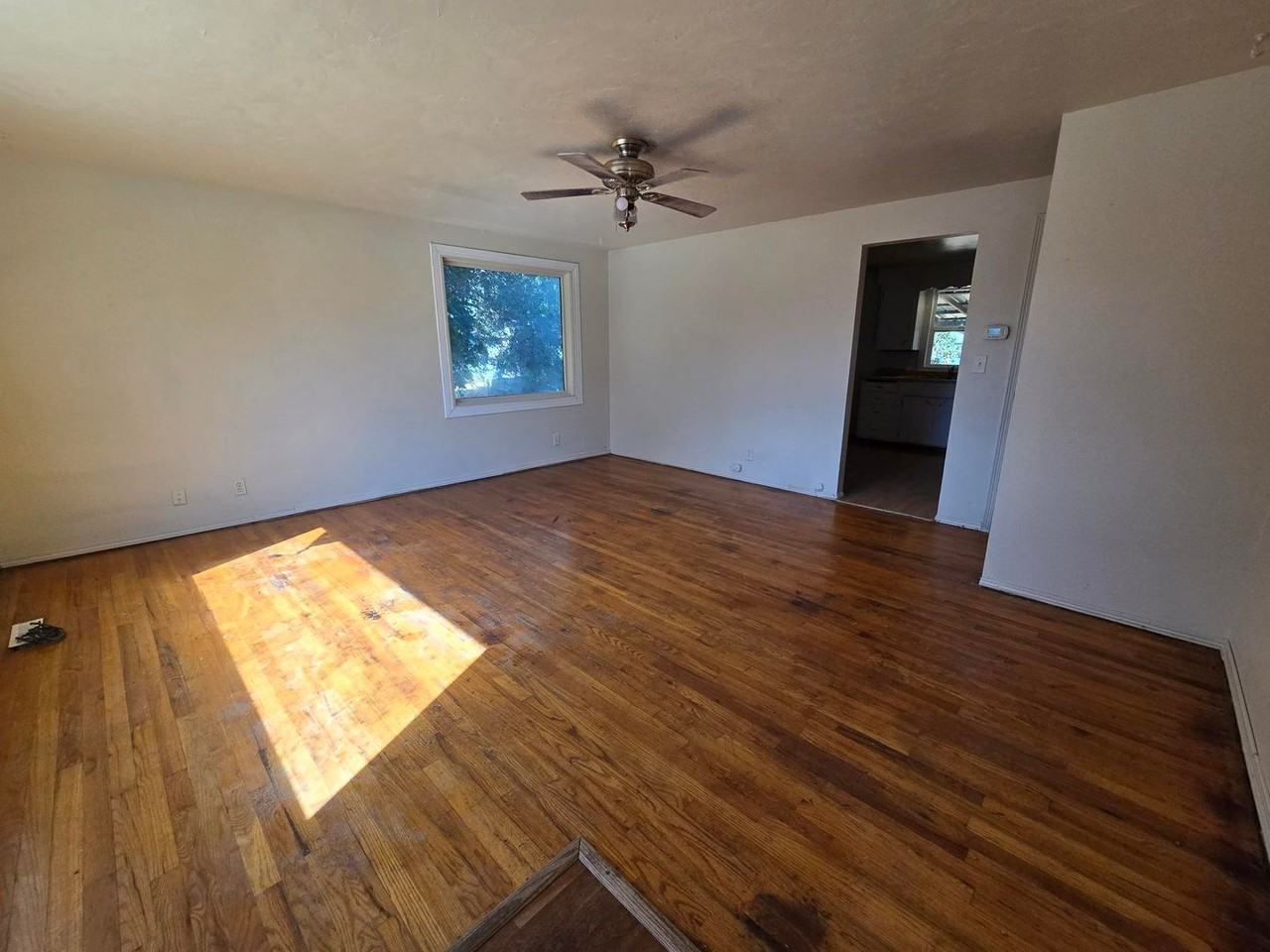 1511 E Olympic Ave - Photo 2 of 6