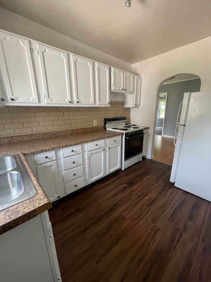 1425 E Ridgeway Ave - Photo 3 of 7