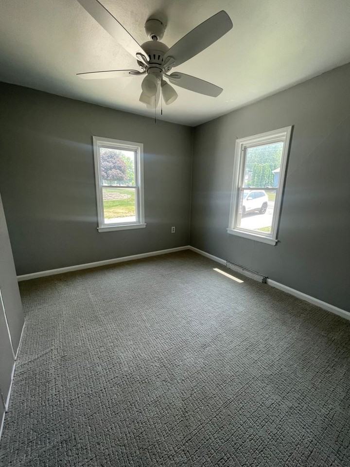 1425 E Ridgeway Ave - Photo 4 of 7