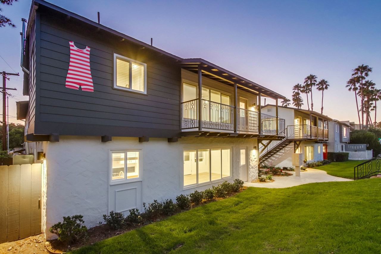 The Leland – Luxury Interiors. Coastal Energy. Fully Pet - Photo 5 of 6