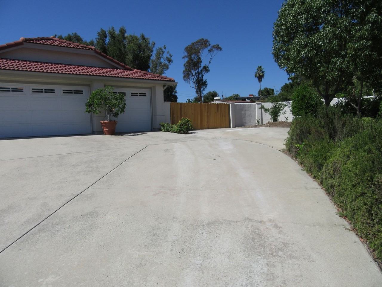 1199 Vidas Cir - Photo 2 of 18