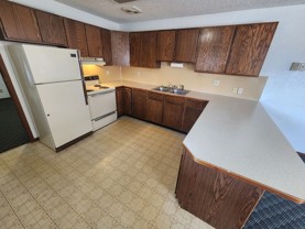 Round Butte Rd 4-Plex - Photo 1 of 1