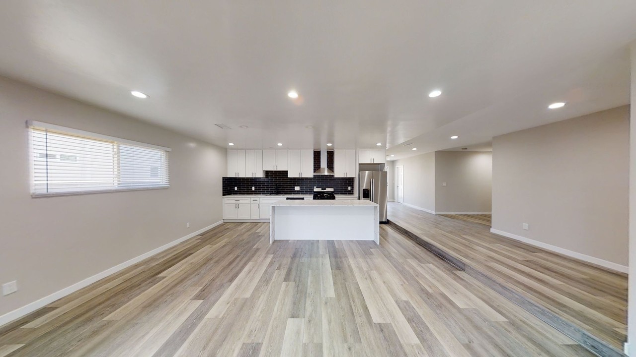 5071 55th Pl - Photo 4 of 19