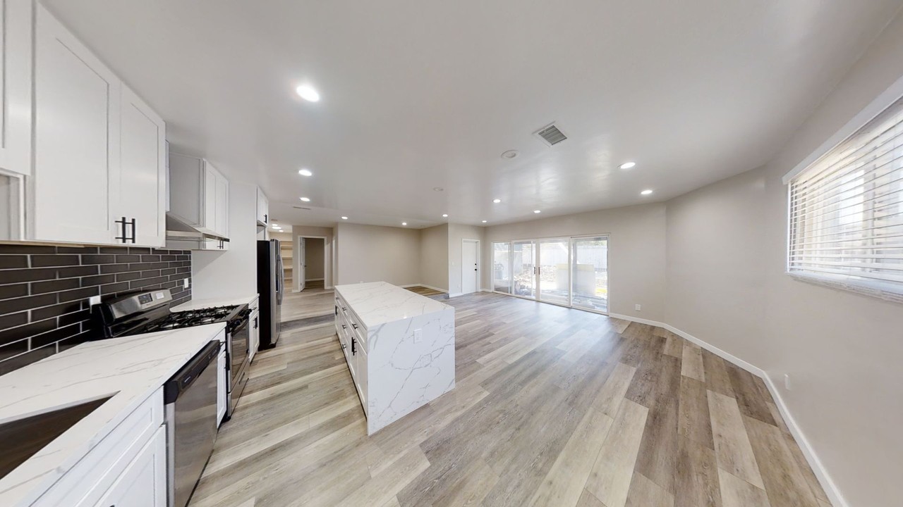 5071 55th Pl - Photo 5 of 19