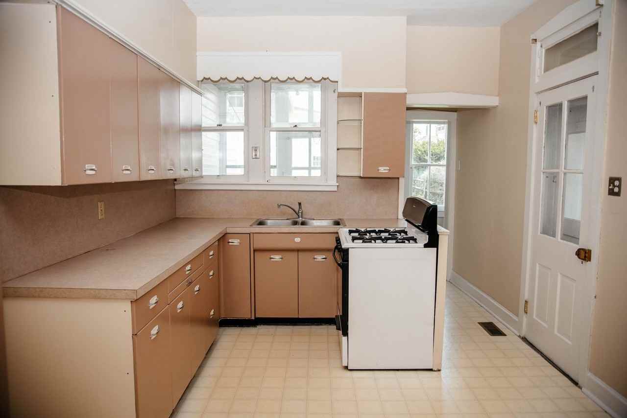 334 W High St - Photo 3 of 13