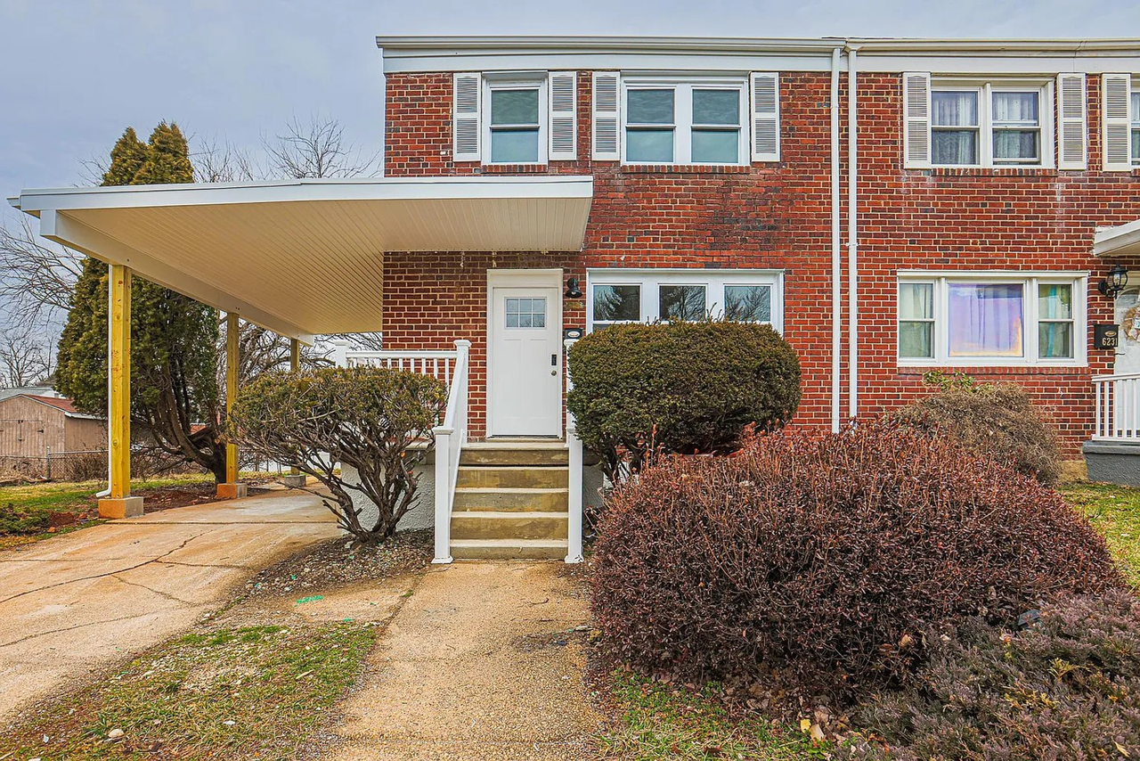 6233 Robin Hill Rd - Photo 2 of 24