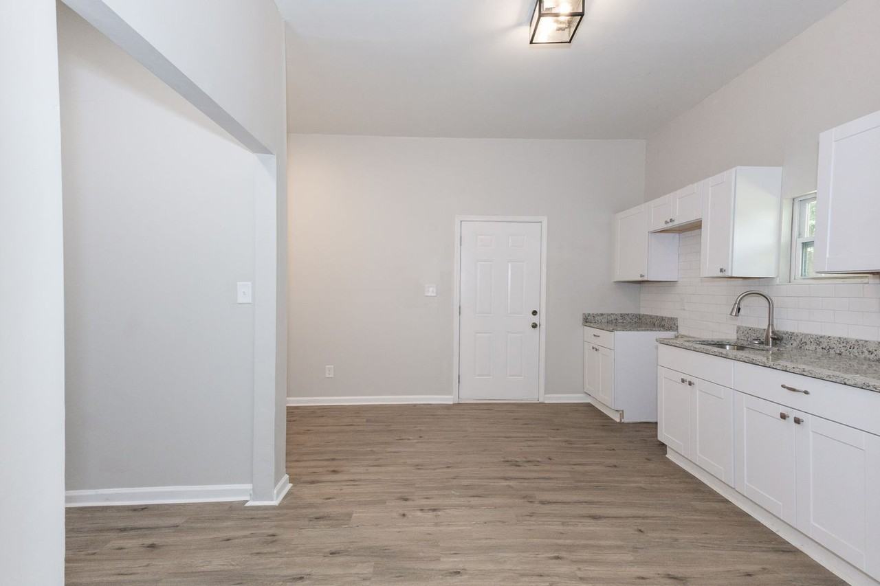 218 E Tinsley St - Photo 6 of 23