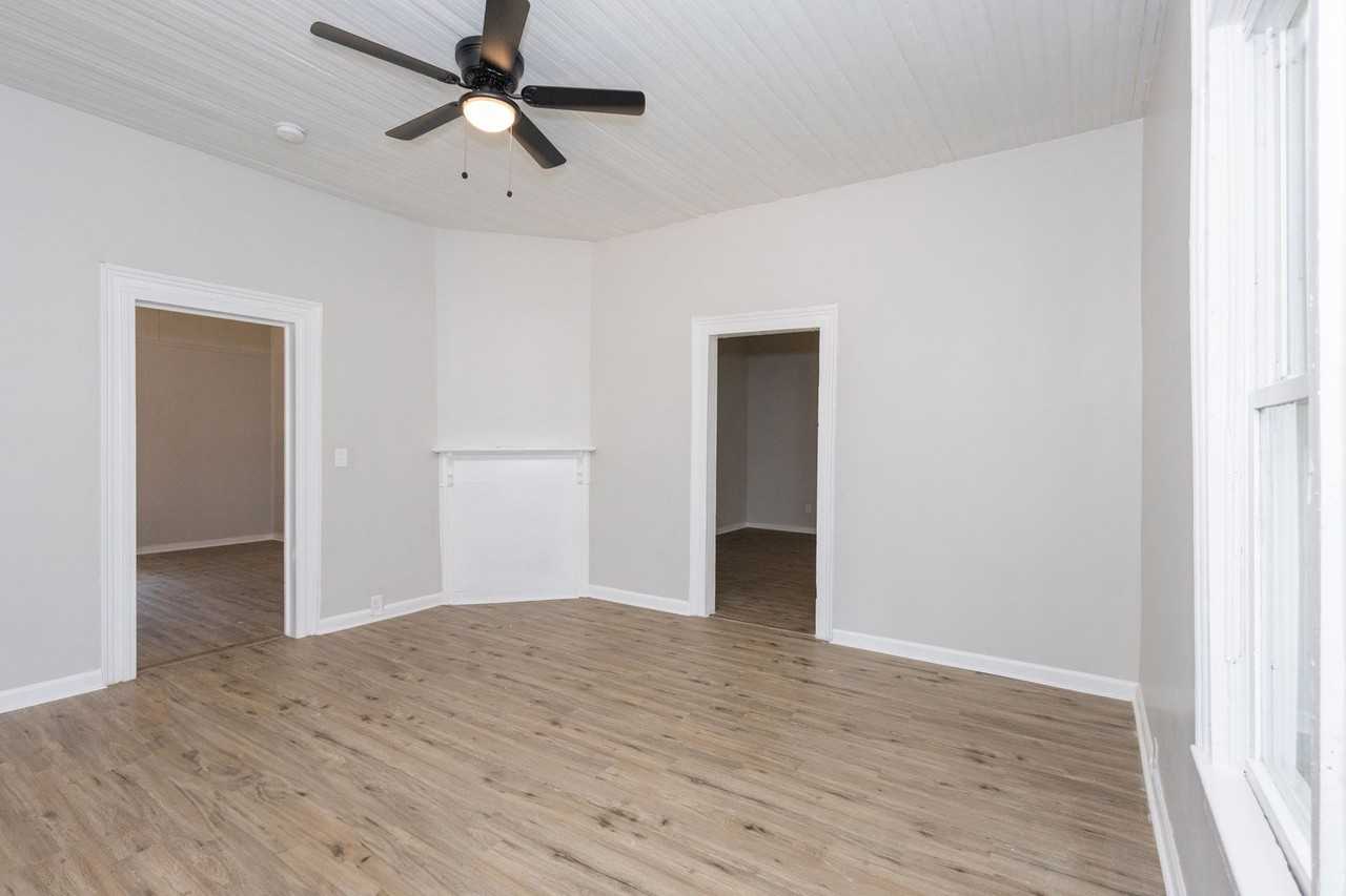 218 E Tinsley St - Photo 7 of 23