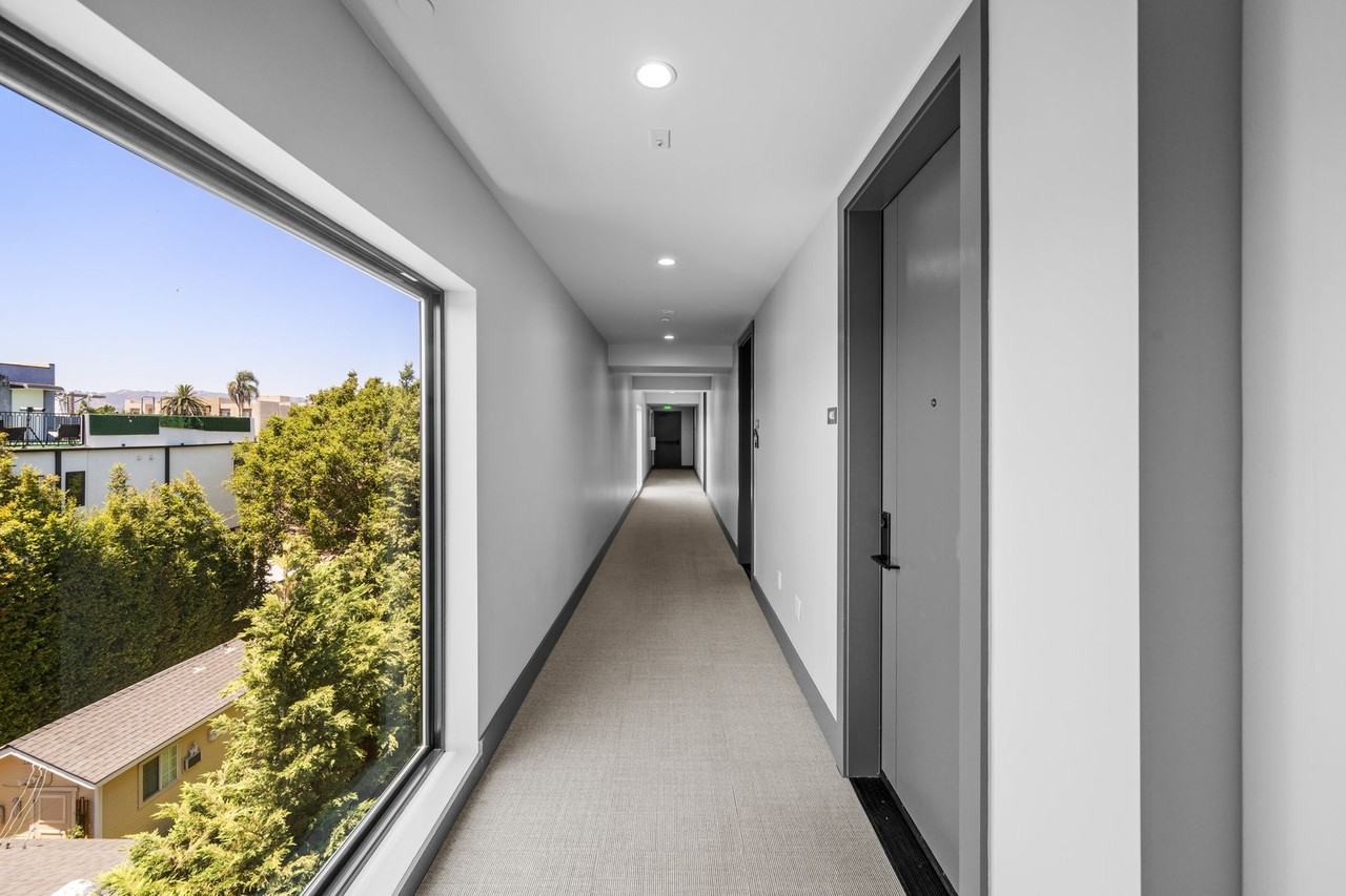 Elmwood Row - Photo 2 of 21