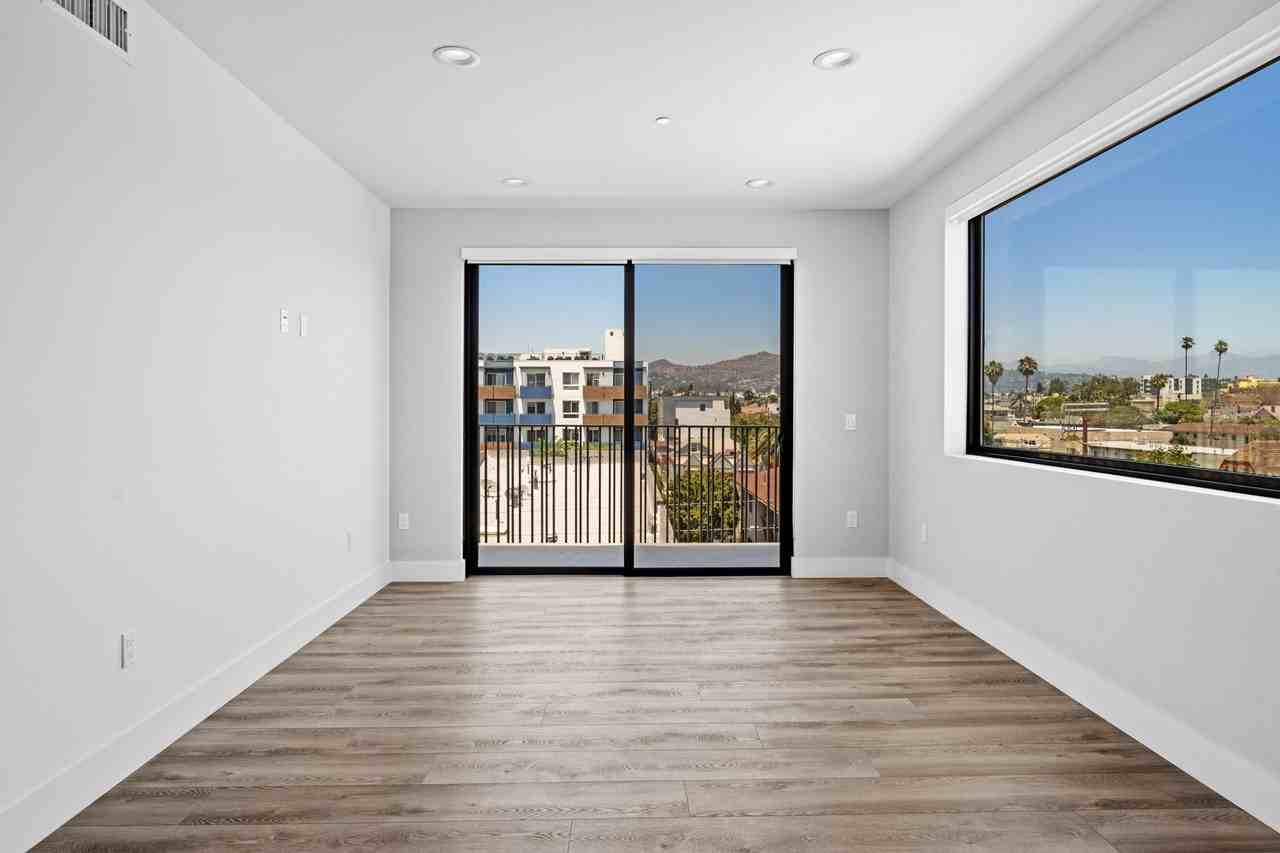 Elmwood Row - Photo 5 of 21