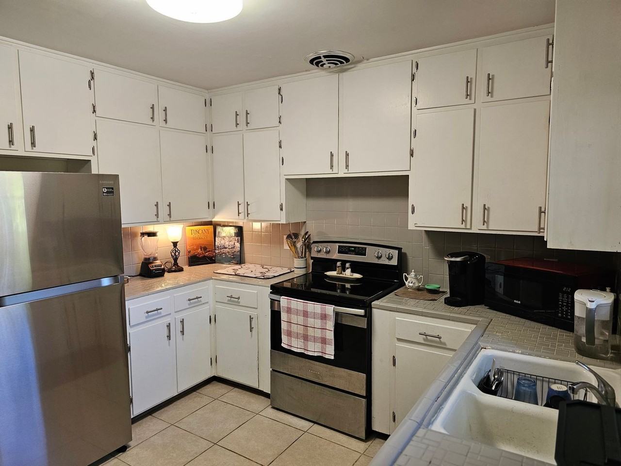 518 E Call St - Photo 5 of 12