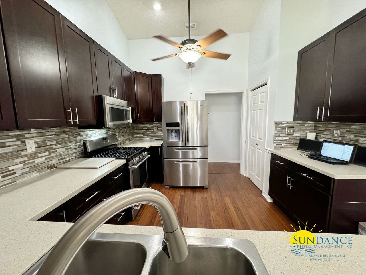 701 Lynn Brk E - Photo 7 of 30