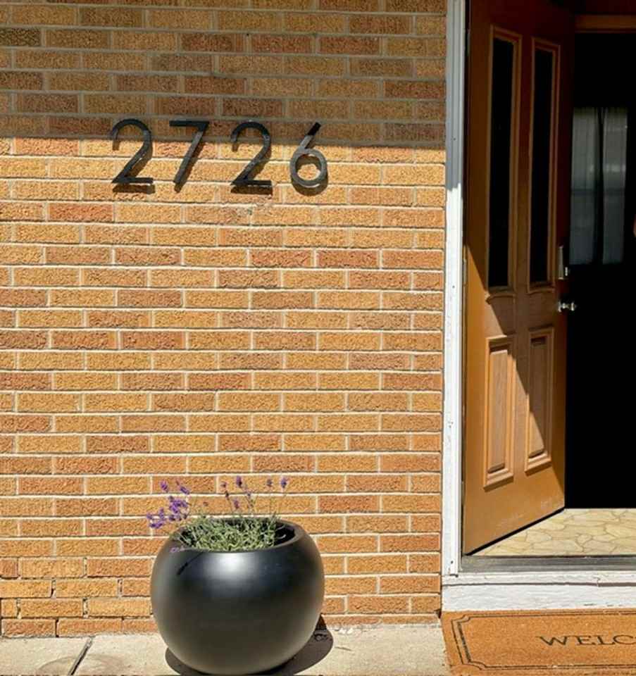 2726 Applelane Ave - Photo 2 of 32