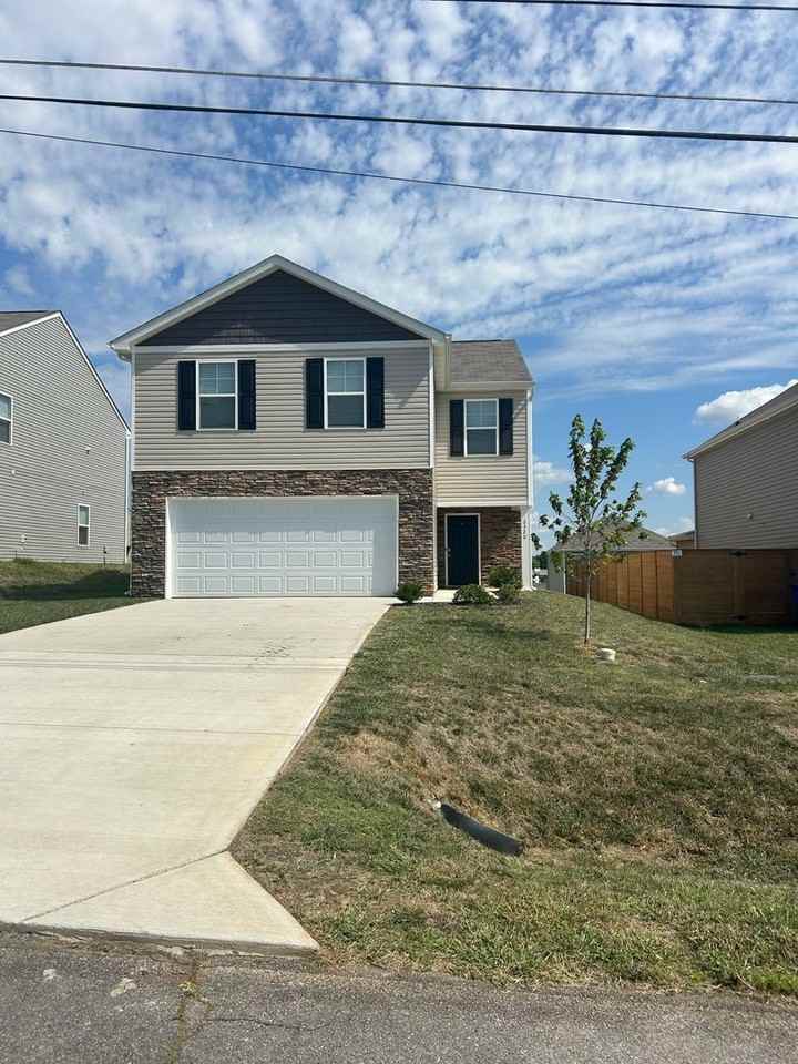 2320 Beacon Rd - Photo 2 of 12
