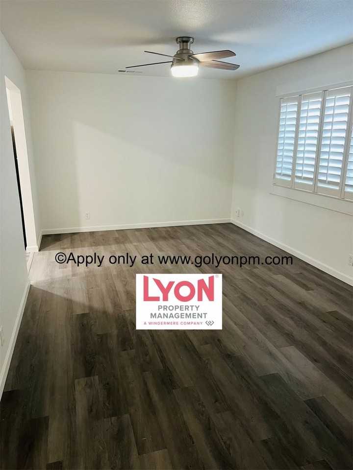 224 3rd St - Photo 3 of 17