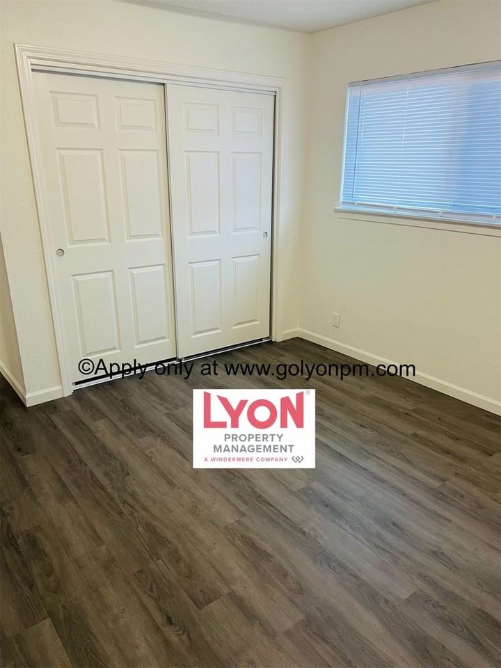 224 3rd St - Photo 6 of 17